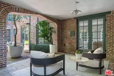 560 S Bronson Ave #A, Los Angeles, CA 90004 - Photo 17