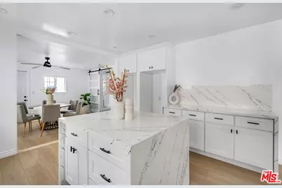 4137 W 58th Pl, Los Angeles, CA 90043 - Photo 15