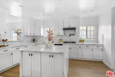 4137 W 58th Pl, Los Angeles, CA 90043 - Photo 9