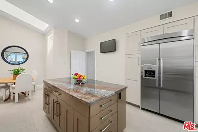12544 The Vista, Los Angeles, CA 90049 - Photo 15
