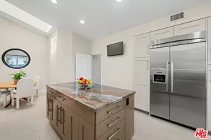 12544 The Vista, Los Angeles, CA 90049 - Photo 15