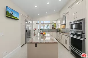 12544 The Vista, Los Angeles, CA 90049 - Photo 17