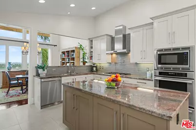 12544 The Vista, Los Angeles, CA 90049 - Photo 13