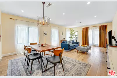 2823 S Bronson Ave, Los Angeles, CA 90018 - Photo 11