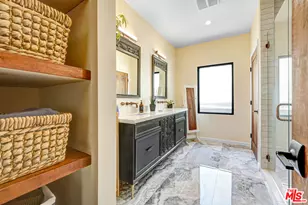 2823 S Bronson Ave, Los Angeles, CA 90018 - Photo 21