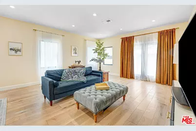2823 S Bronson Ave, Los Angeles, CA 90018 - Photo 15