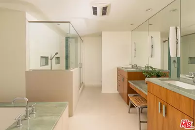 1692 Michael Ln, Los Angeles, CA 90272 - Photo 15