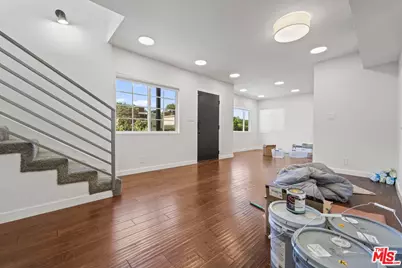 15216 Morrison St, Los Angeles, CA 91403 - Photo 9