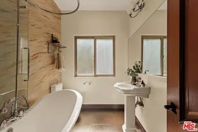 4244 Los Nietos Dr, Los Angeles, CA 90027 - Photo 11