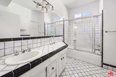 166 N Arnaz Dr, Beverly Hills, CA 90211 - Photo 29