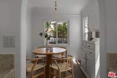 3120 W 43rd Pl, Los Angeles, CA 90008 - Photo 15