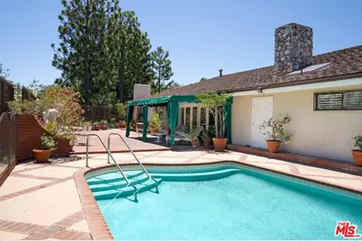 16172 Royal Oak Rd, Encino, CA 91436 - Photo 31
