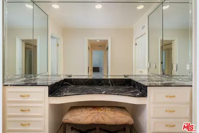 16172 Royal Oak Rd, Encino, CA 91436 - Photo 23