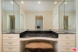 16172 Royal Oak Rd, Encino, CA 91436 - Photo 23