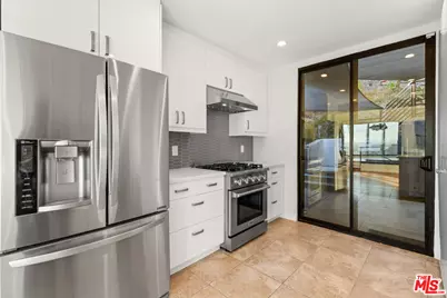3921 Clayton Ave, Los Angeles, CA 90027 - Photo 19