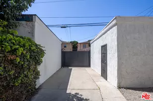 3118 W 43rd Pl, Los Angeles, CA 90008 - Photo 29