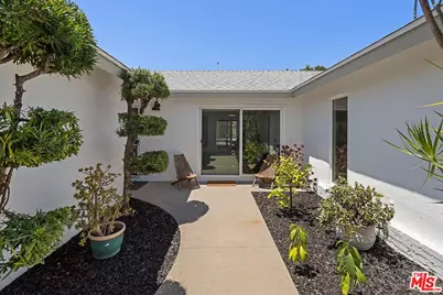 8977 Riderwood Dr, Sunland, CA 91040 - Photo 3