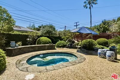 11359 Biona Dr, Los Angeles, CA 90066 - Photo 43
