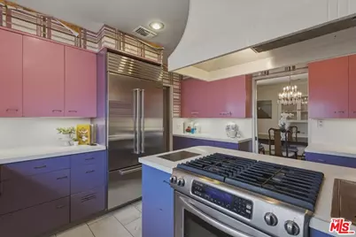11359 Biona Dr, Los Angeles, CA 90066 - Photo 17