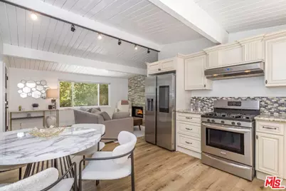 8876 Wonderland Ave, Los Angeles, CA 90046 - Photo 3