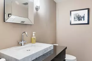 2124 Narcissus Ct, Venice, CA 90291 - Photo 17