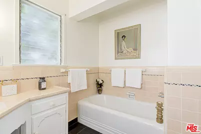 1224 Viscano Dr, Glendale, CA 91207 - Photo 33