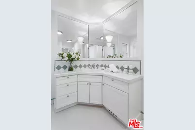 8585 Airdrome St, Los Angeles, CA 90035 - Photo 29