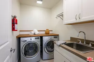 961 S Gretna Green Way, Los Angeles, CA 90049 - Photo 25