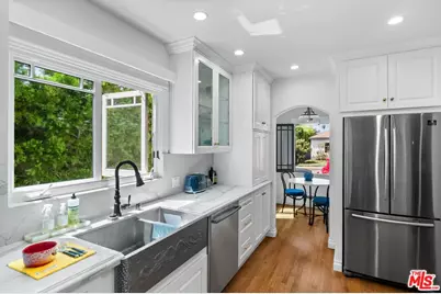 907 23rd St, Santa Monica, CA 90403 - Photo 17