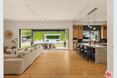 15321 Kingswood Ln, Sherman Oaks, CA 91403 - Photo 13