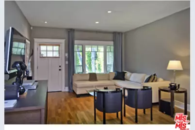 2592 N Beachwood Dr, Los Angeles, CA 90068 - Photo 13