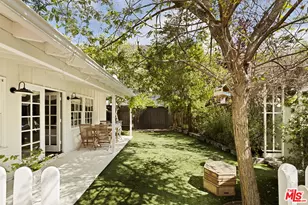 228 S Anita Ave, Los Angeles, CA 90049 - Photo 43