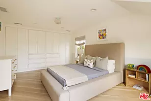 228 S Anita Ave, Los Angeles, CA 90049 - Photo 29