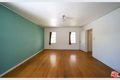 713 N Doheny Dr, Beverly Hills, CA 90210 - Photo 43