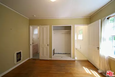 713 N Doheny Dr, Beverly Hills, CA 90210 - Photo 29
