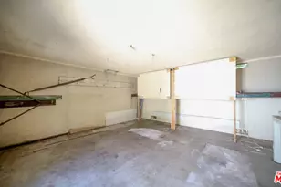 713 N Doheny Dr, Beverly Hills, CA 90210 - Photo 61
