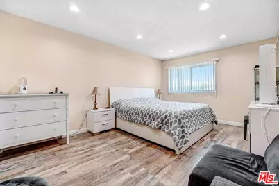 21333 Lassen St #8B, Los Angeles, CA 91311 - Photo 11