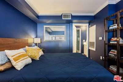 7320 Hawthorn Ave #215, Los Angeles, CA 90046 - Photo 13