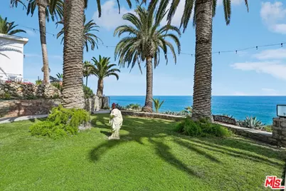 19419 Pacific Coast Hwy, Malibu, CA 90265 - Photo 23