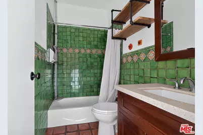 8207 Mulholland Dr, Los Angeles, CA 90046 - Photo 25