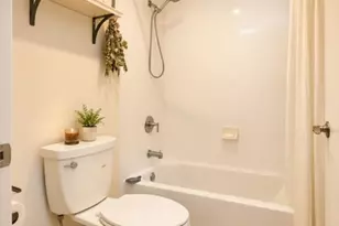 585 N Rossmore Ave, Los Angeles, CA 90004 - Photo 15