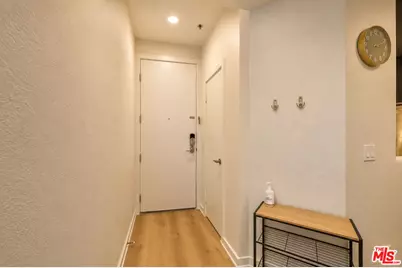 585 N Rossmore Ave #209, Los Angeles, CA 90004 - Photo 3