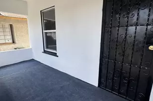 136 W 43rd Pl, Los Angeles, CA 90037 - Photo 3