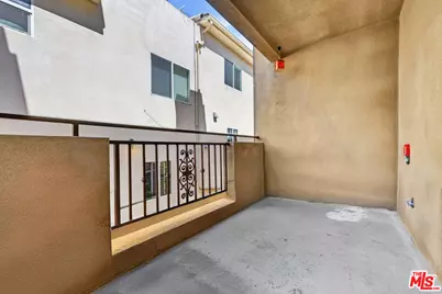 14618 Gilmore St #4, Los Angeles, CA 91411 - Photo 15