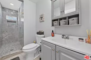 11232 Keswick St, Los Angeles, CA 91352 - Photo 21