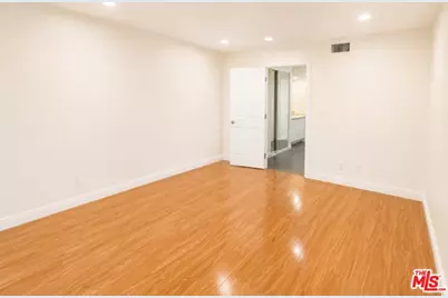 5009 Woodman Ave #202, Los Angeles, CA 91423 - Photo 13