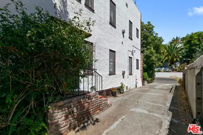 905 Sanborn Ave, Los Angeles, CA 90029 - Photo 41