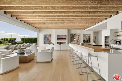 24685 Pacific Coast Hwy, Malibu, CA 90265 - Photo 13
