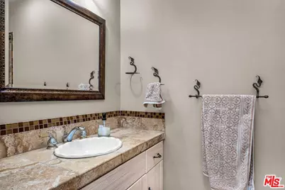 1766 Midvale Ave, Los Angeles, CA 90024 - Photo 23