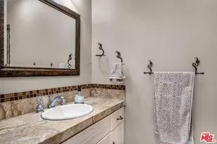 1766 Midvale Ave, Los Angeles, CA 90024 - Photo 23
